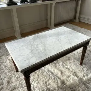 lassiskt soffbord / salongsbord med marmorskiva