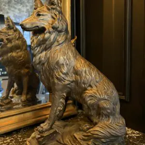 Dekorativ schäfer i patinerad finish – köpt i Frankrike